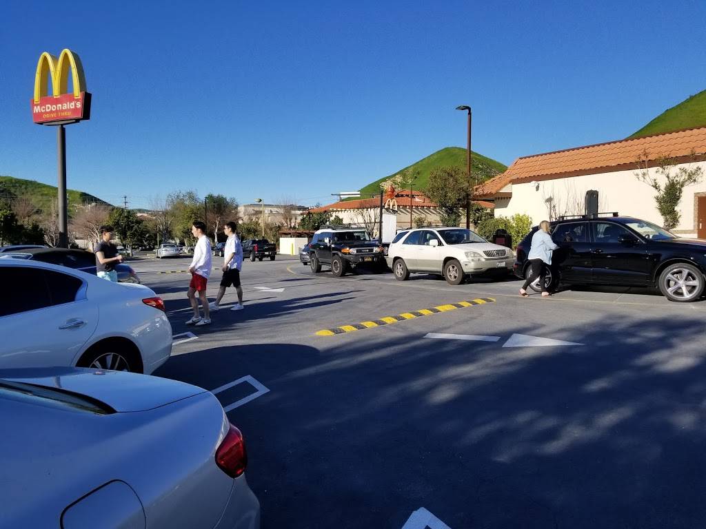 McDonalds | cafe | 4785 Las Virgenes Rd, Calabasas, CA 91302, USA | 8188808661 OR +1 818-880-8661