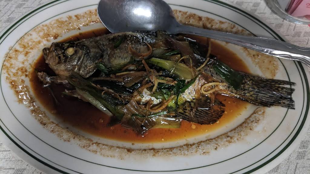 Moos Place | restaurant | 7415 Red Arrow Hwy, Watervliet, MI 49098, USA | 2694636688 OR +1 269-463-6688