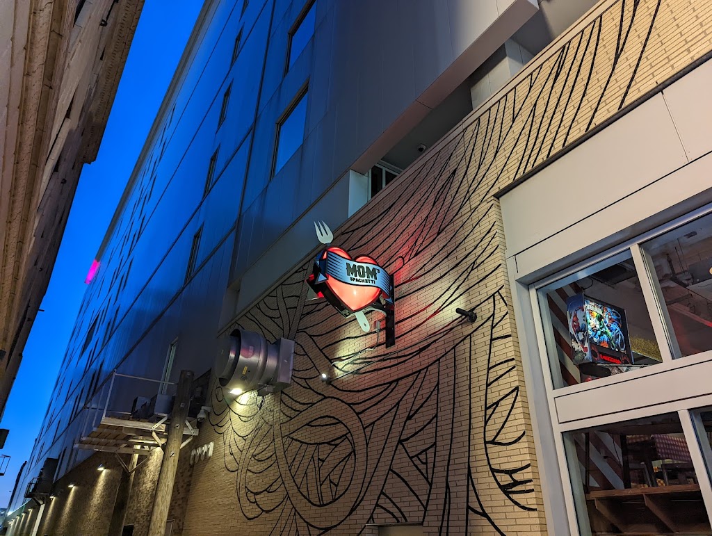 Moms Spaghetti | restaurant | 2131 Woodward Ave, Detroit, MI 48201, USA | 3138888388 OR +1 313-888-8388