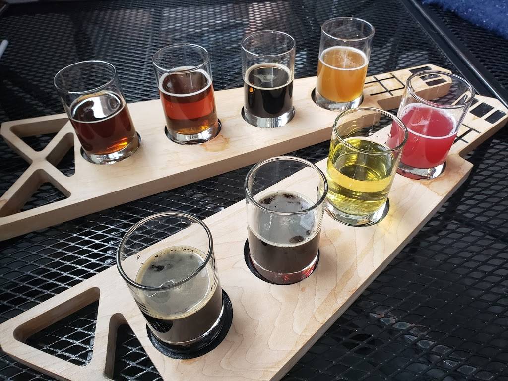 Lake Charlevoix Brewing Co | restaurant | 111 Bridge Park Dr, Charlevoix, MI 49720, USA | 2314373220 OR +1 231-437-3220