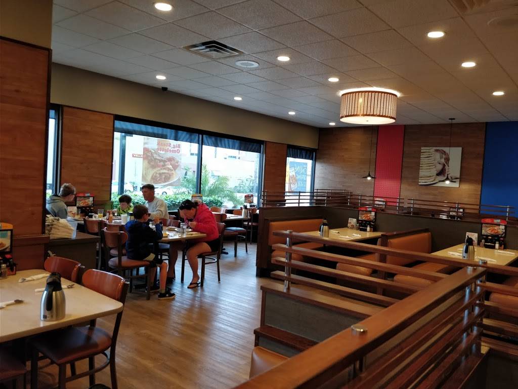 IHOP | restaurant | 856 Grand Ave, San Diego, CA 92109, USA | 8582749764 OR +1 858-274-9764