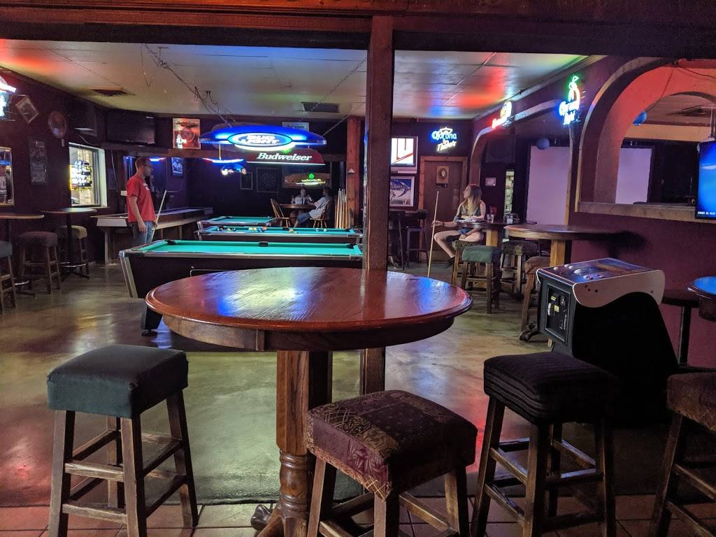 Majestic Saloon | restaurant | 3140 S Parker Rd, Aurora, CO 80014, USA | 3036954478 OR +1 303-695-4478