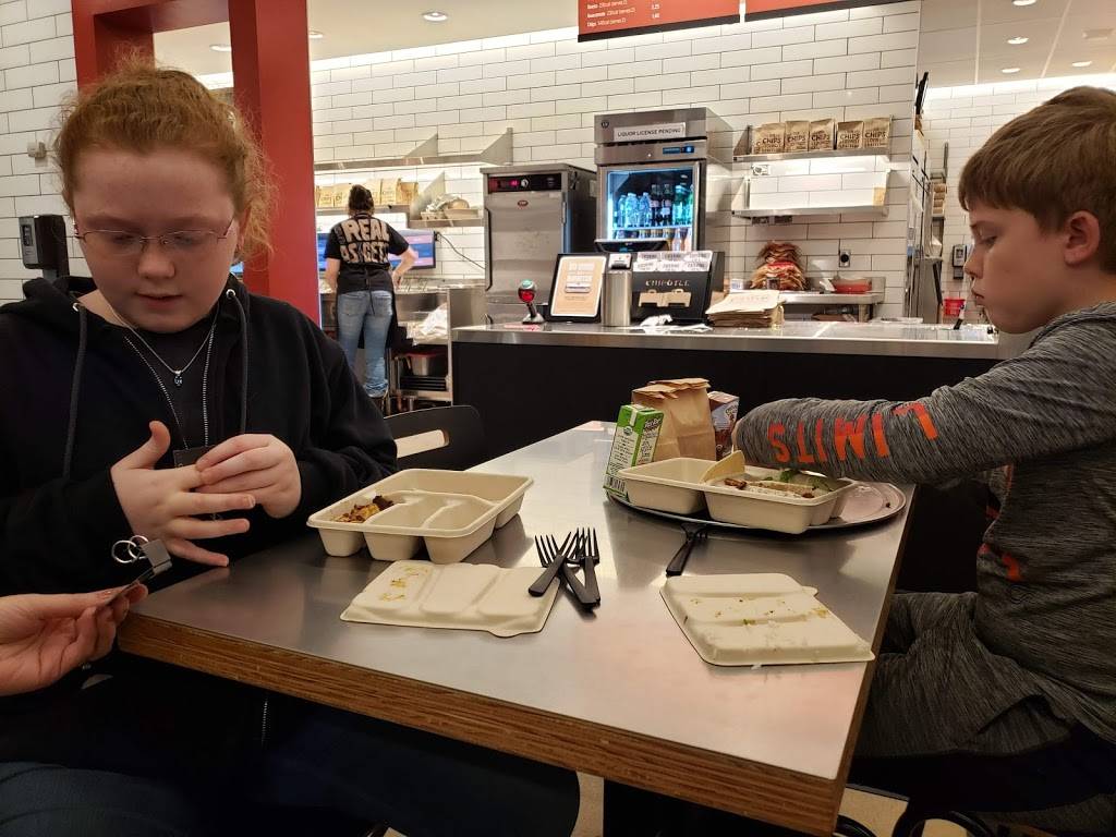 Chipotle Mexican Grill | restaurant | 14203 Edgewood Dr N, Baxter, MN 56425, USA | 2182970397 OR +1 218-297-0397