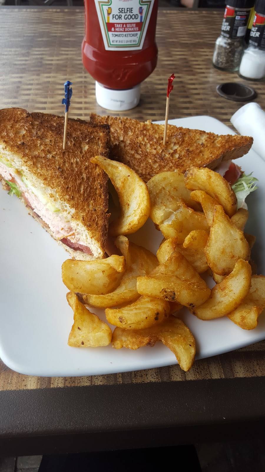 The Downwind Cafe | restaurant | 100 Cessna Blvd, Port Orange, FL 32128, USA | 3867568811 OR +1 386-756-8811