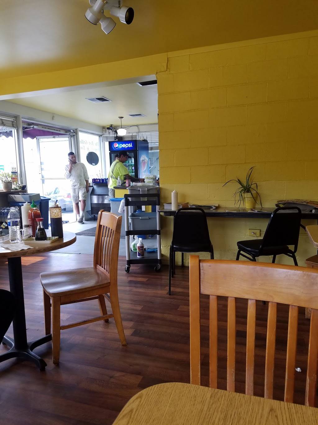 Dus Grill | restaurant | 5365 NE Sandy Blvd, Portland, OR 97213, USA | 5032841773 OR +1 503-284-1773