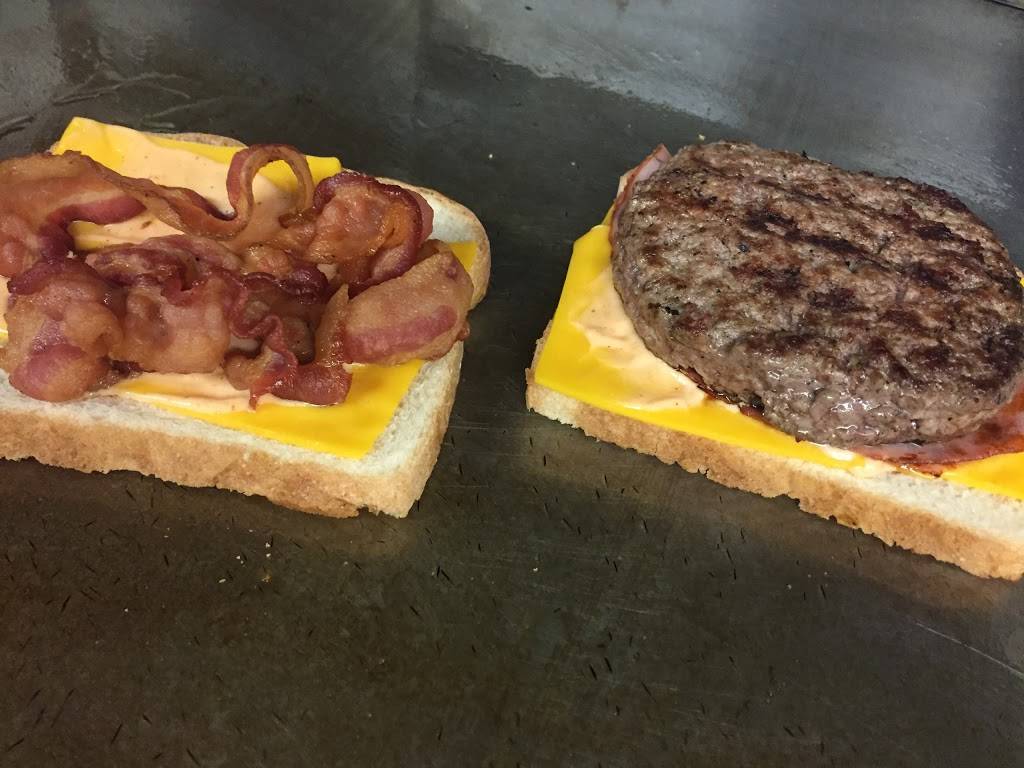 Mulligans Bar & Grill | restaurant | 2791 4th St SE, Mason City, IA 50401, USA | 6414229888 OR +1 641-422-9888