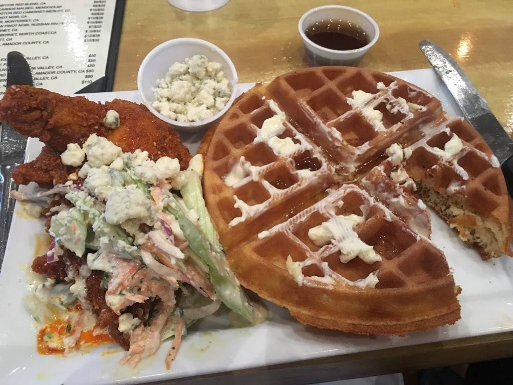 Truck Farm Tavern | restaurant | 11760 River Rd, St Rose, LA 70087, USA | 5046990099 OR +1 504-699-0099