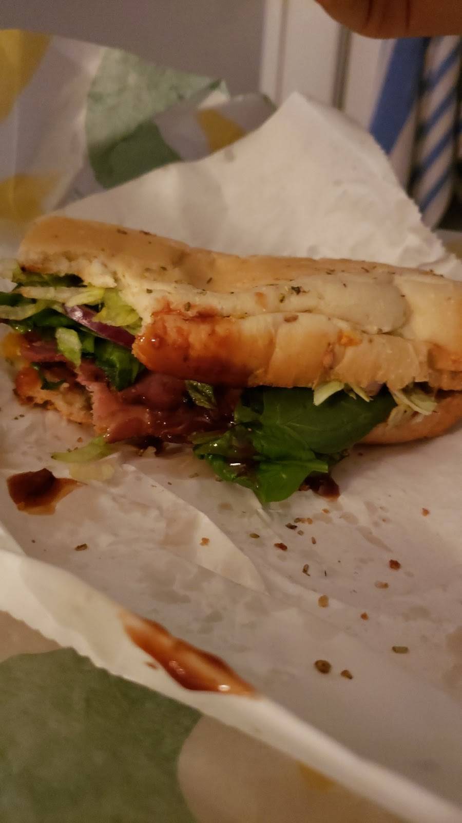 Subway Restaurants | restaurant | 1900 Ridge Rd, West Seneca, NY 14224, USA | 7166743740 OR +1 716-674-3740