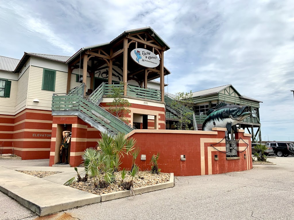 Ralph and Kacoos | restaurant | 1595 Battleship Pkwy, Spanish Fort, AL 36527, USA | 2516260045 OR +1 251-626-0045
