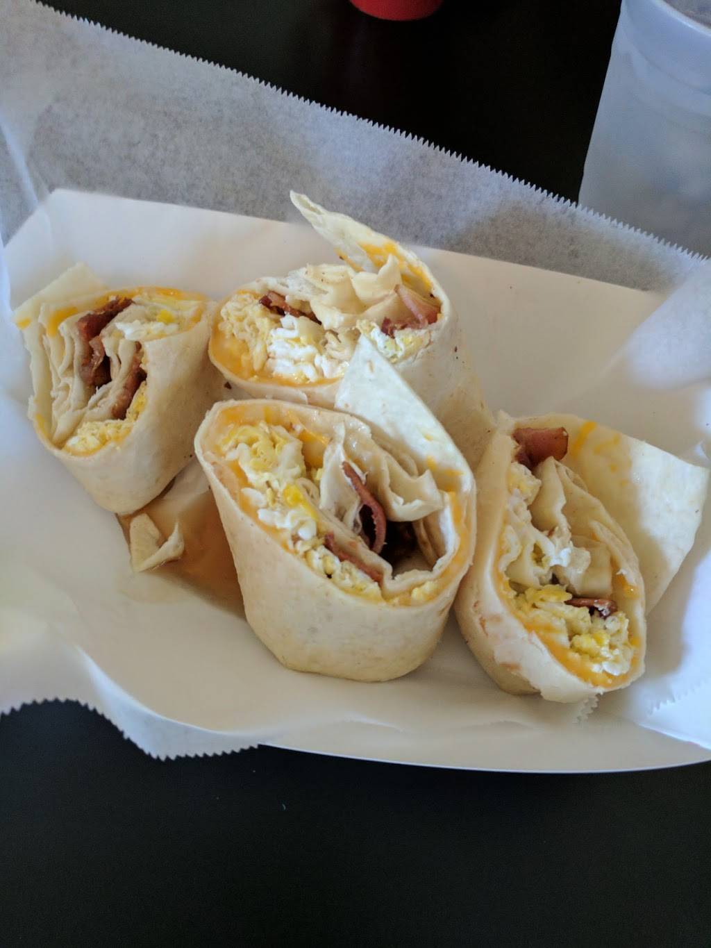 The Cracked Egg | restaurant | 1638 Paris Ave, Port Royal, SC 29935, USA | 8433790348 OR +1 843-379-0348