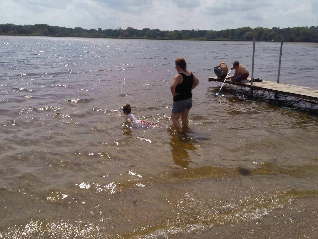 Chriss Steel Horse Saloon | restaurant | Pell Lake Dr, Genoa City, WI 53128, USA | 2622958432 OR +1 262-295-8432