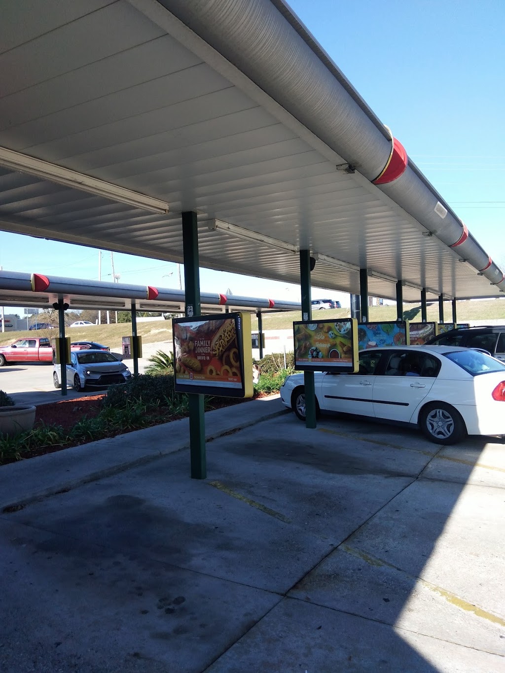 Sonic Drive-In | restaurant | 7845 Moffett Rd, Semmes, AL 36575, USA | 2516453254 OR +1 251-645-3254