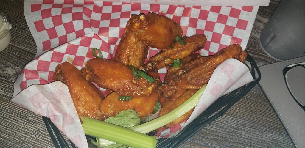 Backyard Grill and Patio | restaurant | 4918 S MacDill Ave, Tampa, FL 33611, USA | 8138319464 OR +1 813-831-9464