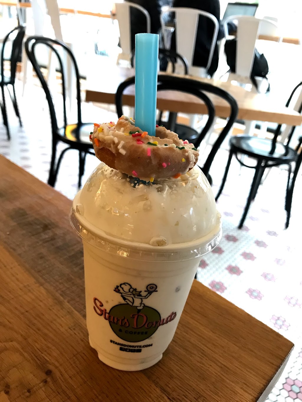 Stans Donuts & Coffee | cafe | 3300 N Broadway, Chicago, IL 60657, USA | 7738834764 OR +1 773-883-4764