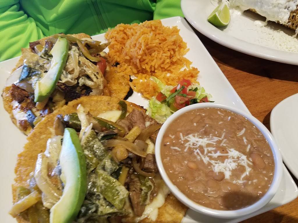 Leticias Cocina & Cantina | restaurant | 777 W Lake Mead Pkwy, Henderson, NV 89015, USA | 7024766008 OR +1 702-476-6008