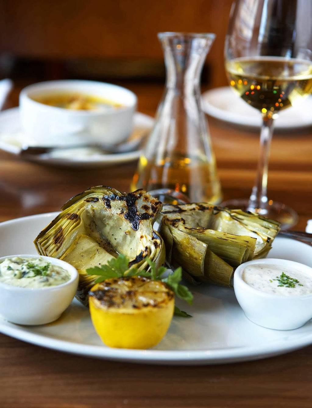 Paul Martins American Grill | restaurant | 2361 Rosecrans Ave, El Segundo, CA 90245, USA | 3106439300 OR +1 310-643-9300