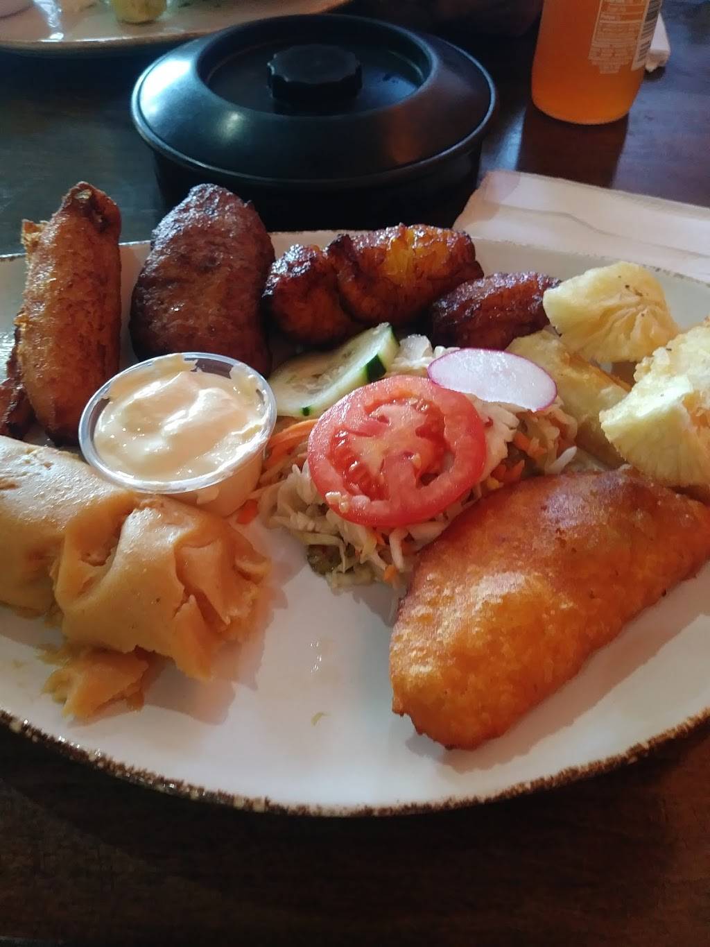 La Campina | restaurant | 1408 W Davis St, Dallas, TX 75208, USA | 2149483030 OR +1 214-948-3030