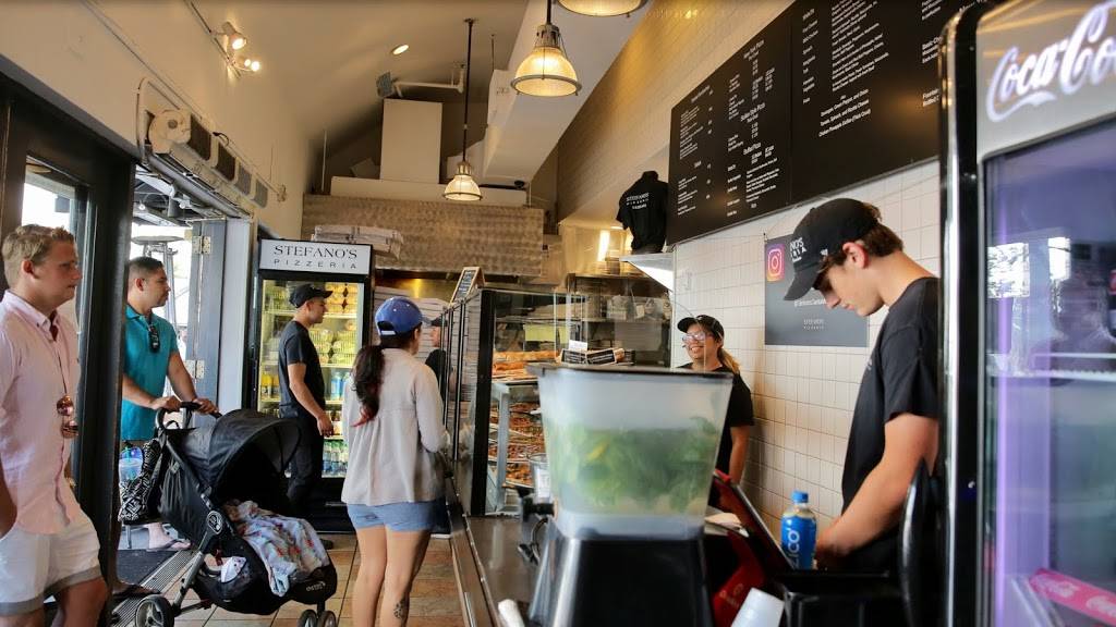 Stefanos Pizzerias | restaurant | 1310 3rd St, Santa Monica, CA 90401, USA | 3105872429 OR +1 310-587-2429