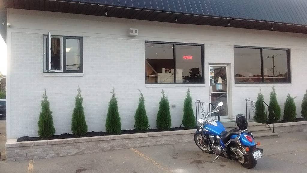 Restaurant Deux Freres | restaurant | 119 338 Rte, Les Coteaux, QC J7X 1A2, Canada | 4502679491 OR +1 450-267-9491