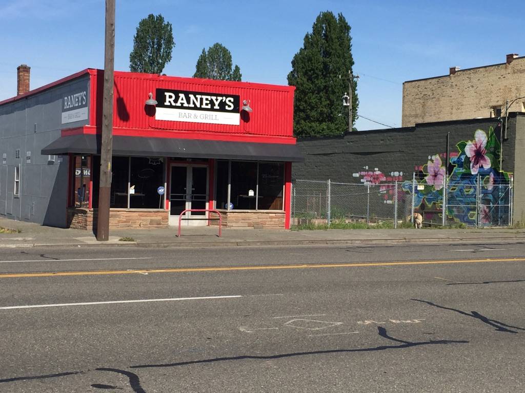 Raneys Bar & Grill | restaurant | 3923 Airport Way S, Seattle, WA 98108, USA | 2064675124 OR +1 206-467-5124