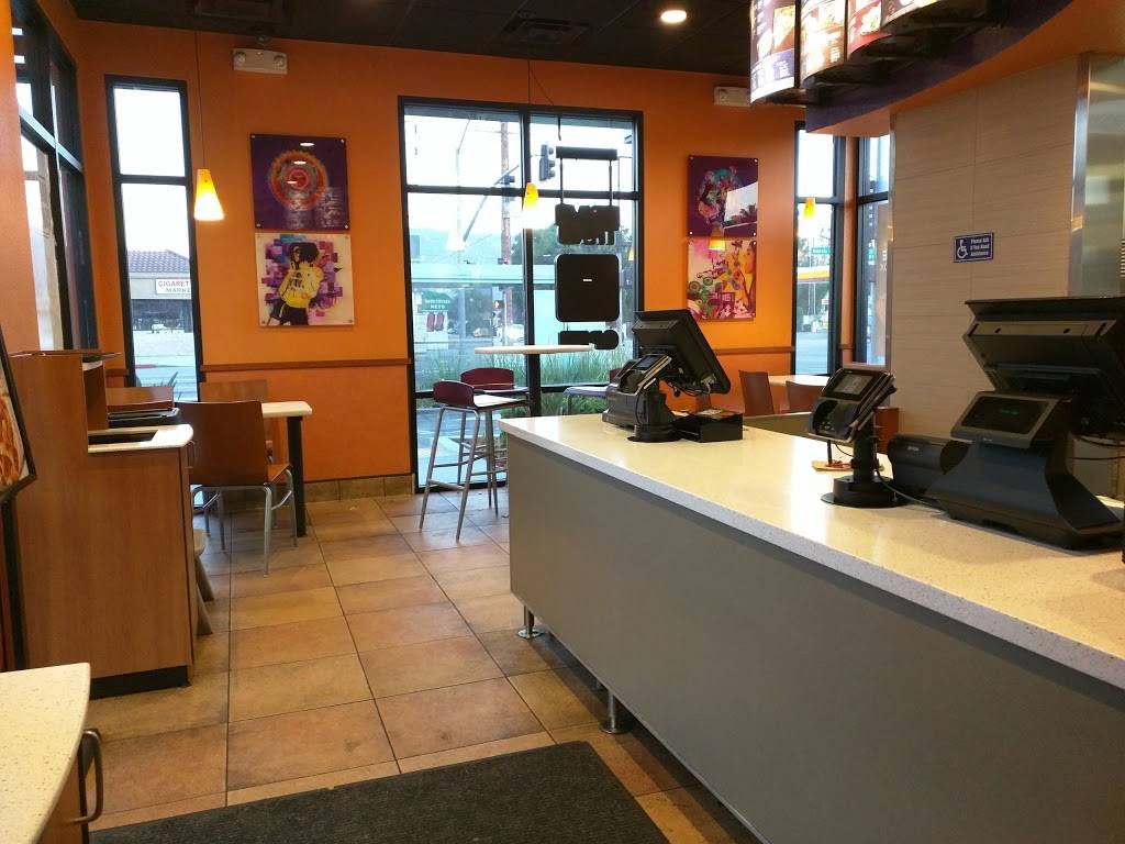 Taco Bell | meal takeaway | 2425 W Magnolia Blvd, Burbank, CA 91506, USA | 8188414316 OR +1 818-841-4316