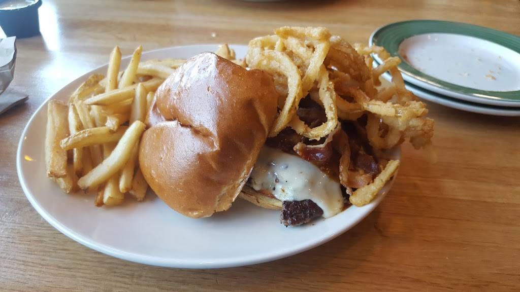 Applebees Grill + Bar | restaurant | 2201 Nostrand Ave, Brooklyn, NY 11210, USA | 3475053300 OR +1 347-505-3300