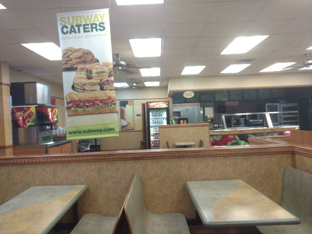 Subway | meal takeaway | 2103 Menaul Blvd NE, Albuquerque, NM 87107, USA | 5053124231 OR +1 505-312-4231