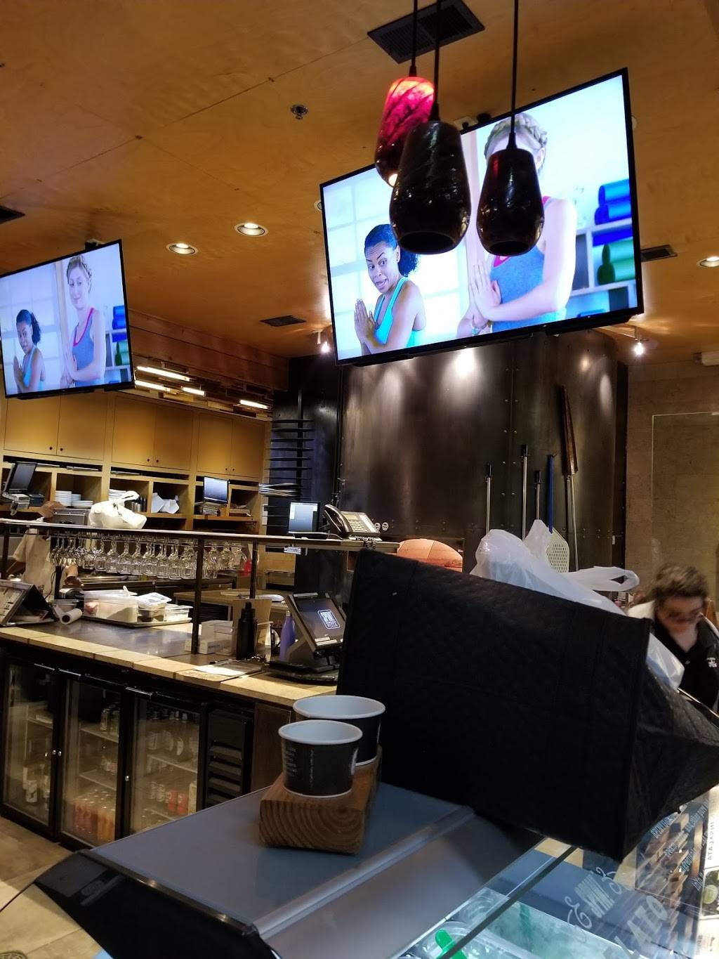 SPIN! Pizza | restaurant | 4950 Main St, Kansas City, MO 64112, USA | 8165617746 OR +1 816-561-7746