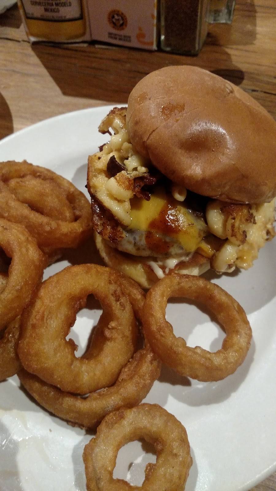 Pucketts Grocery & Restaurant - Downtown Columbia | restaurant | 15 Public Square, Columbia, TN 38401, USA | 9314904550 OR +1 931-490-4550