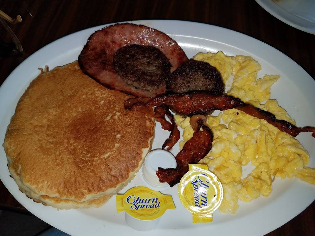 El Azteca Restaurant | restaurant | 2800 Guadalupe St, San Antonio, TX 78207, USA | 2104325044 OR +1 210-432-5044