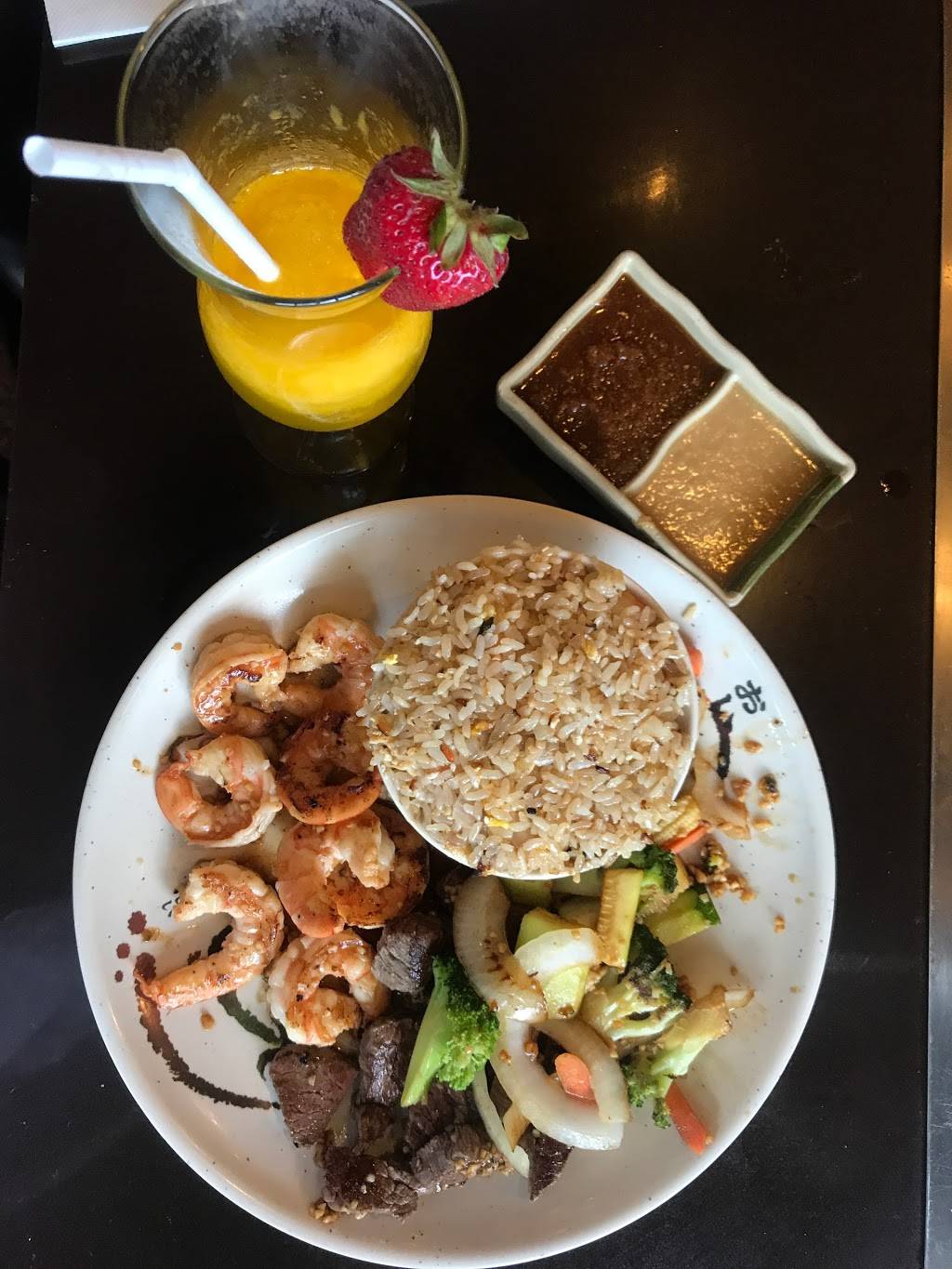 Momo Hibachi Steak House & Bar | restaurant | 1901 Emmons Ave, Brooklyn, NY 11235, USA | 7187698010 OR +1 718-769-8010