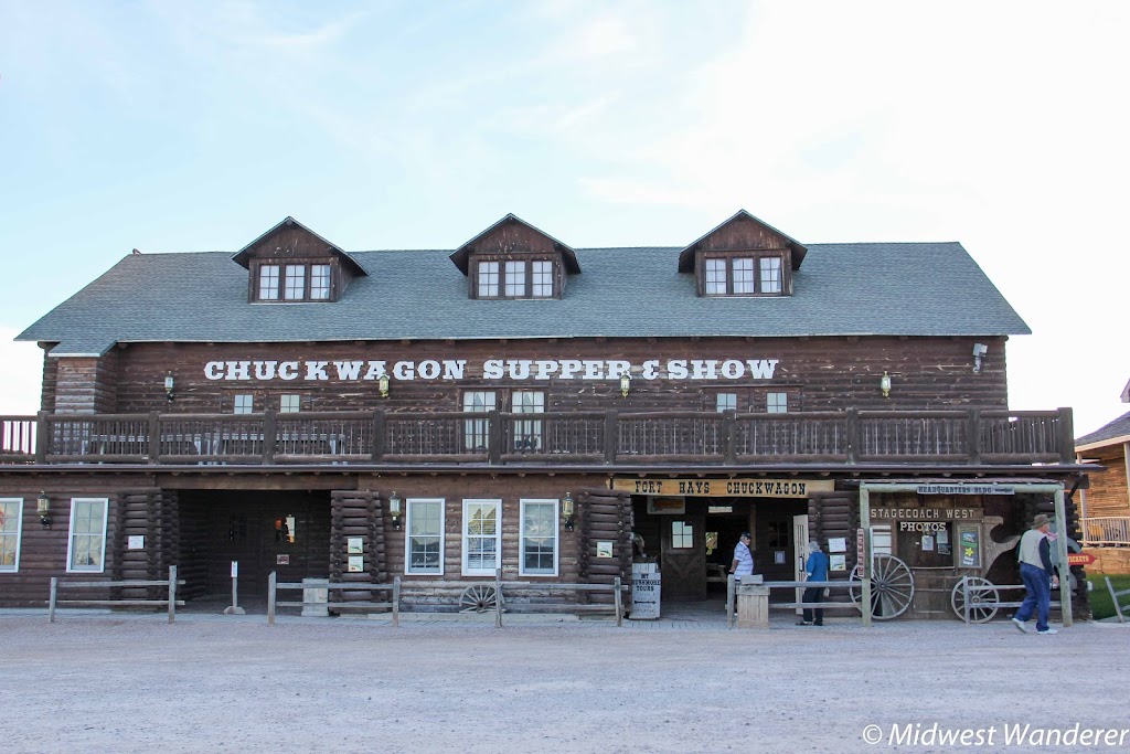 Fort Hays Chuckwagon Supper & Show | restaurant | 2255 Fort Hayes Dr, Rapid City, SD 57702, USA | 6053433113 OR +1 605-343-3113