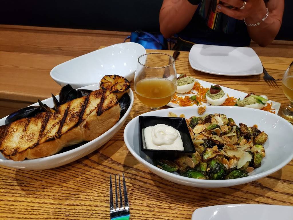 Coughlins Law Kitchen and Ale House | restaurant | 10 Virginia Ave, Pittsburgh, PA 15211, USA | 4125865673 OR +1 412-586-5673