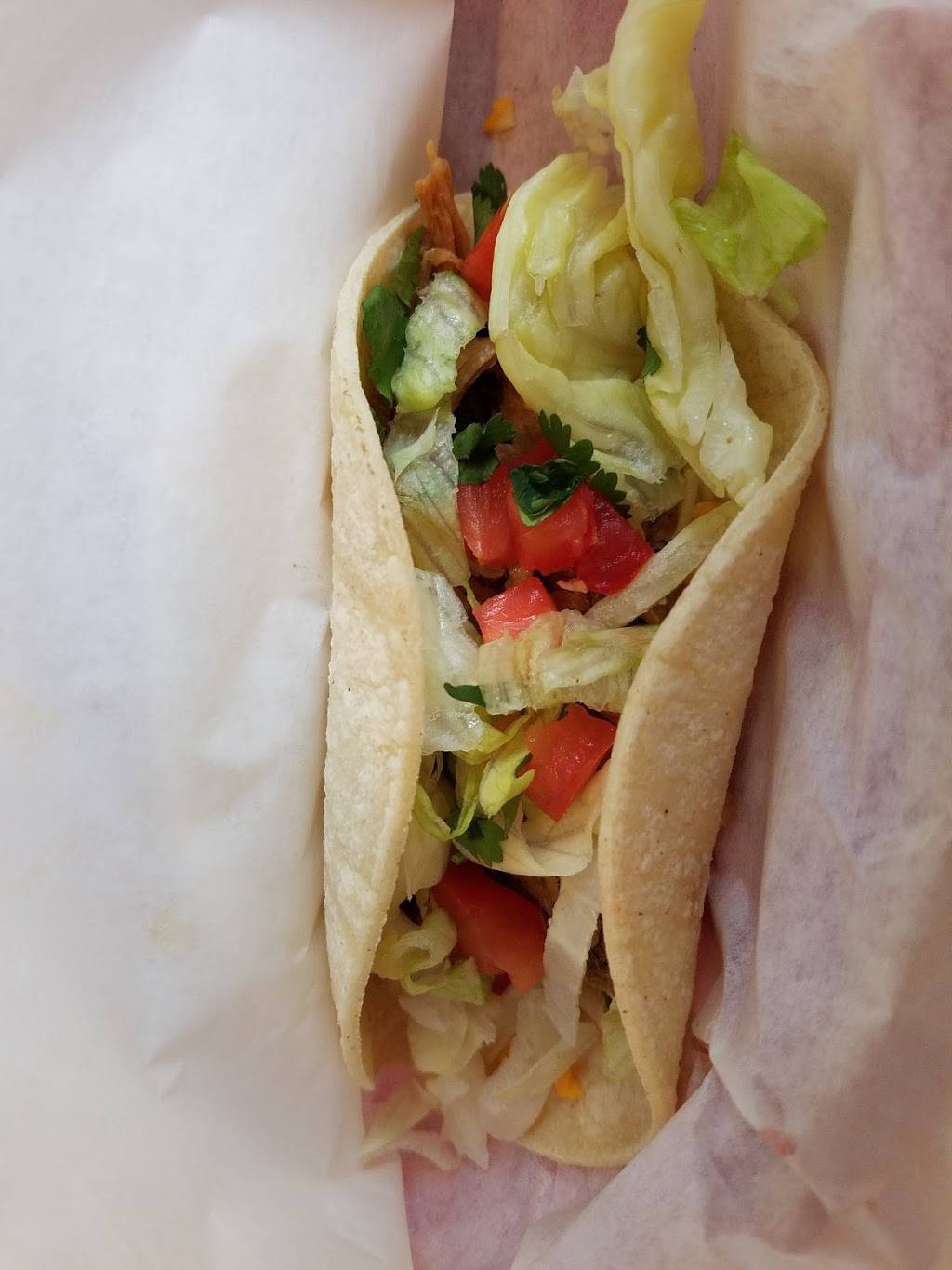 Fuzzys Taco Shop | restaurant | 921 Blairs Ferry Rd NE #150, Cedar Rapids, IA 52402, USA | 3193931180 OR +1 319-393-1180