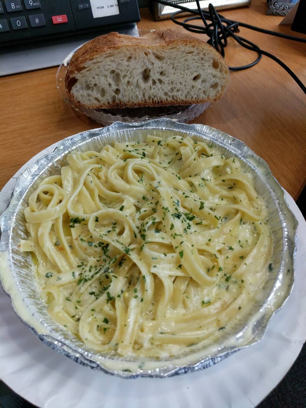 Zettis Pizza & Pasta | restaurant | 4621 Maple Rd, Buffalo, NY 14226, USA | 7166918535 OR +1 716-691-8535