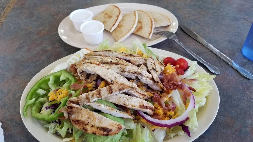 Toms Famous Burgers 9 | restaurant | 1101 N Avalon Blvd, Wilmington, CA 90744, USA | 3105183164 OR +1 310-518-3164