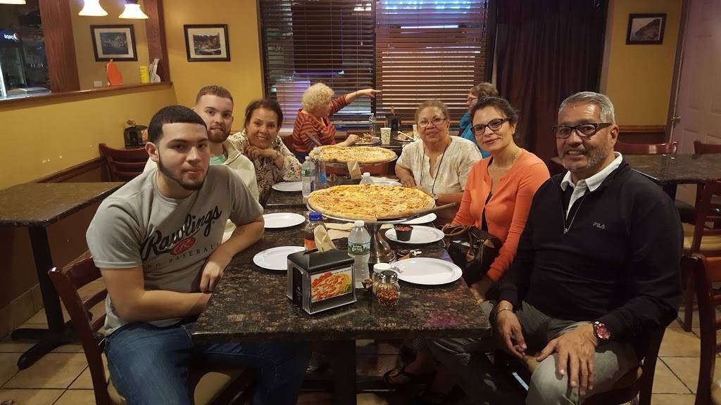 Amalfi Pizzeria & Restaurant | restaurant | 220 NY-32, Central Valley, NY 10917, USA | 8459281103 OR +1 845-928-1103