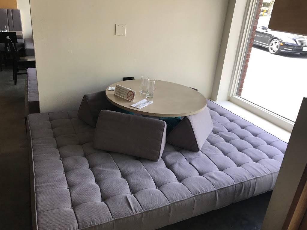 Naam Thai Cuisine | restaurant | 1404 34th Ave, Seattle, WA 98122, USA | 2065686226 OR +1 206-568-6226