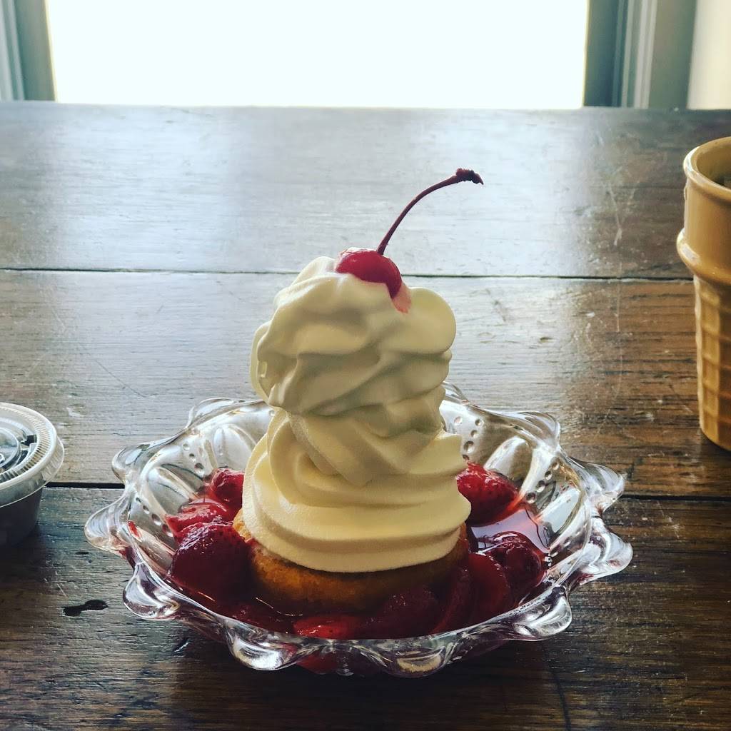 Dairy Bar of Carrollton, Inc. | restaurant | 334 5th St, Carrollton, IL 62016, USA | 2179423841 OR +1 217-942-3841