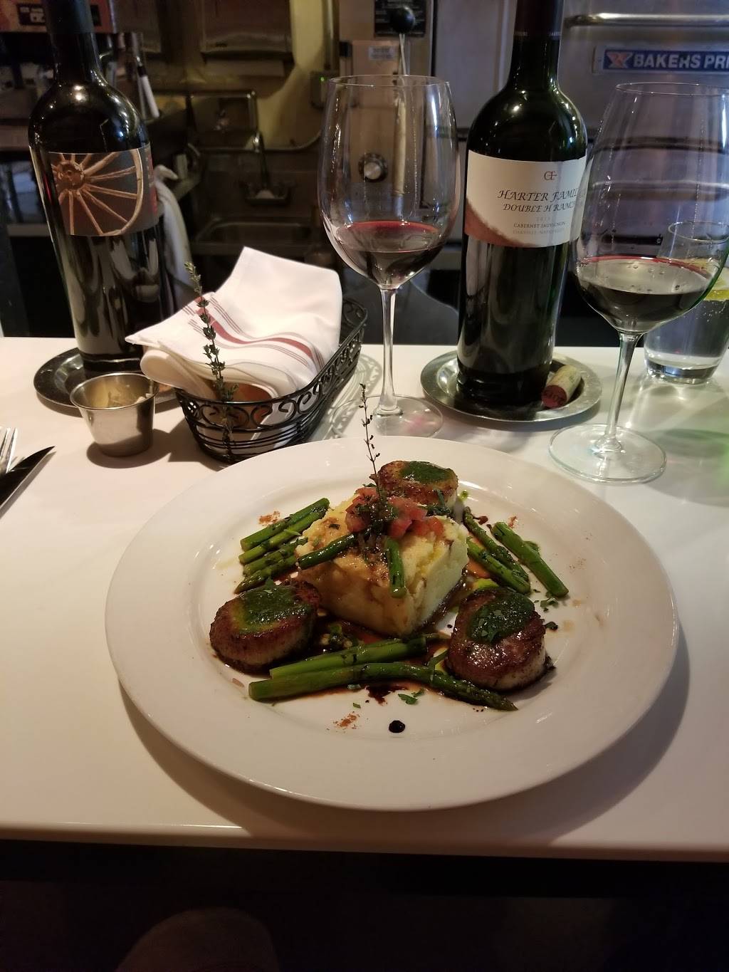 Castagna Bistro | restaurant | 2015 Chestnut St, San Francisco, CA 94123, USA | 4154404290 OR +1 415-440-4290