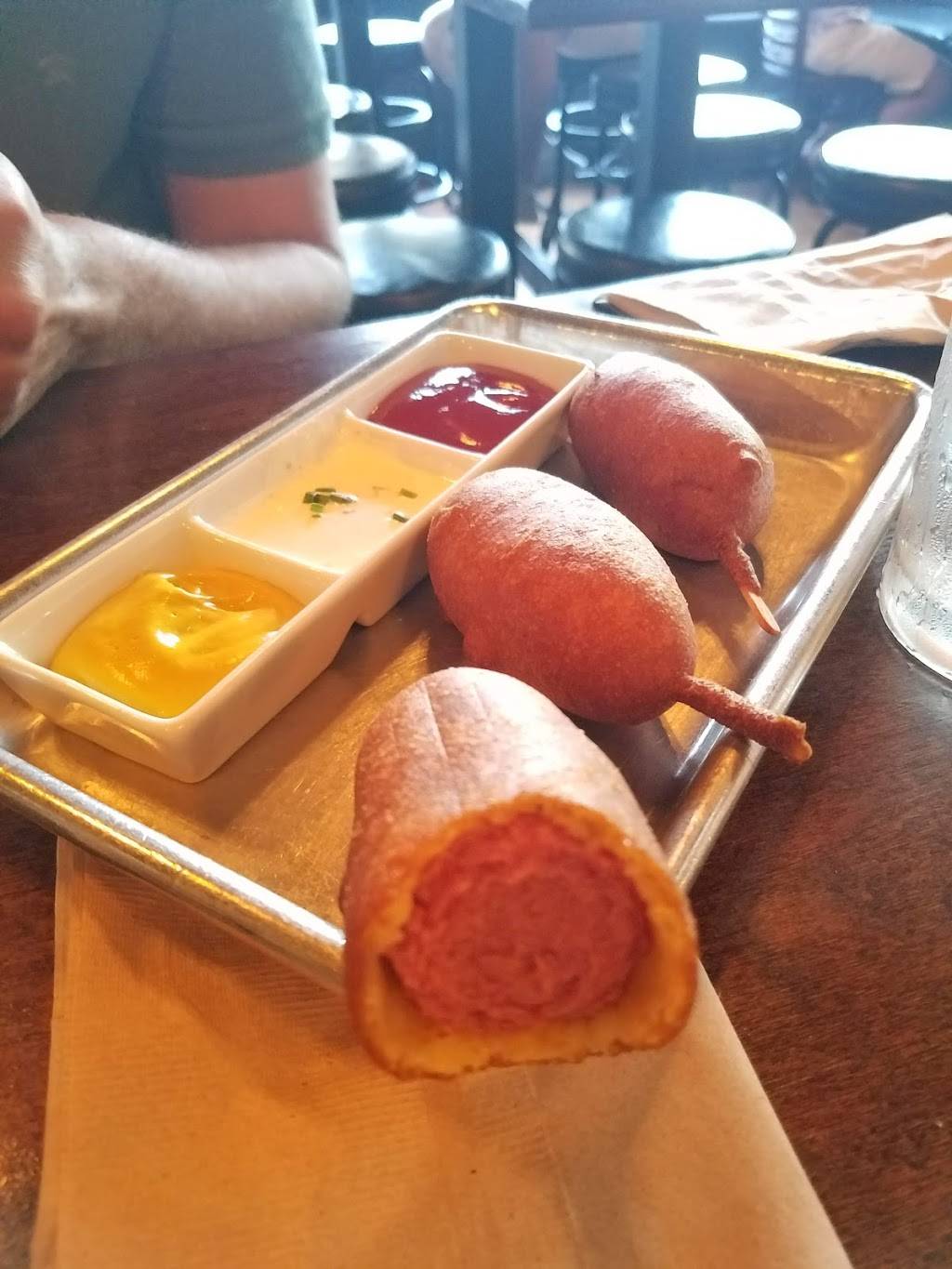 Founders Ale House | restaurant | 8771 Pico Blvd, Los Angeles, CA 90035, USA | 4247770079 OR +1 424-777-0079