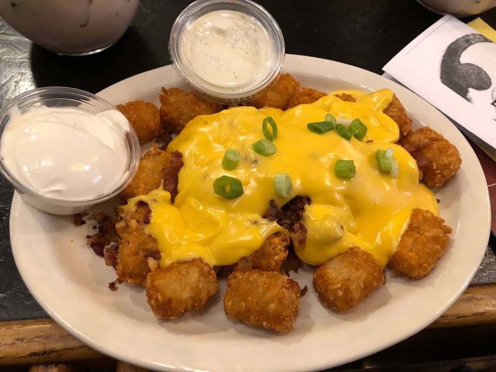 The Tavern at Hotel Millersburg | restaurant | 35 W Jackson St, Millersburg, OH 44654, USA | 3306741457 OR +1 330-674-1457