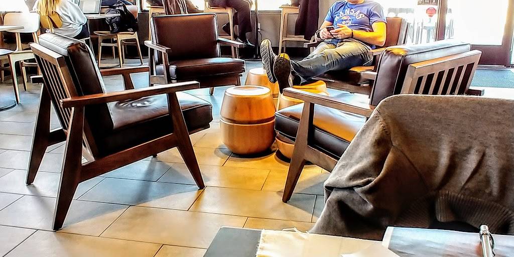 Starbucks | cafe | 11701 College Blvd, Overland Park, KS 66210, USA | 9134988572 OR +1 913-498-8572