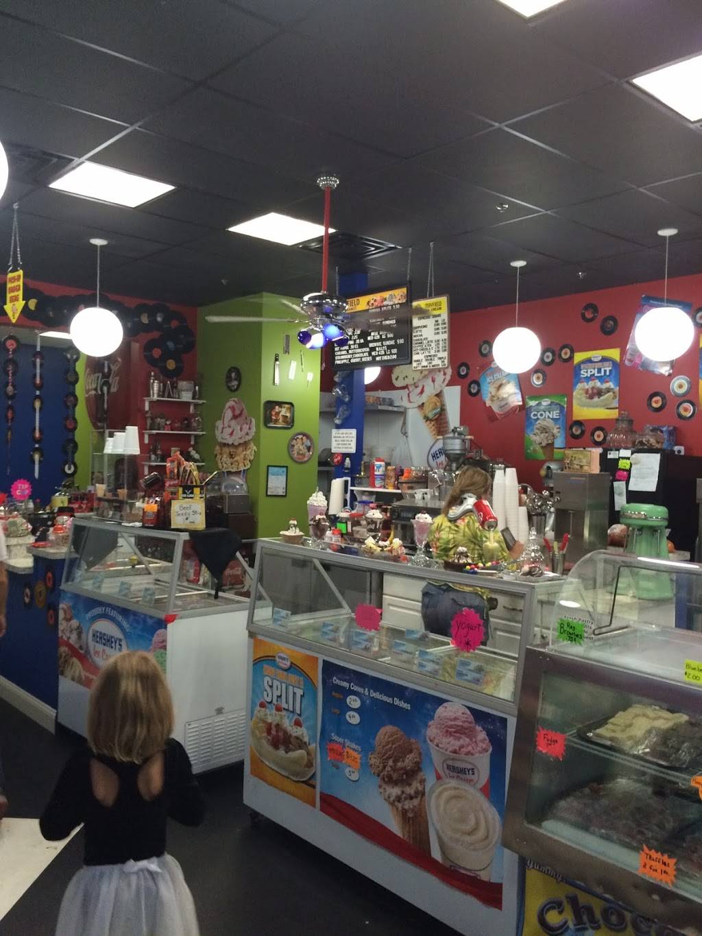 Central Avenue Treats | meal takeaway | 84 N Central Ave, Umatilla, FL 32784, USA | 3527712626 OR +1 352-771-2626