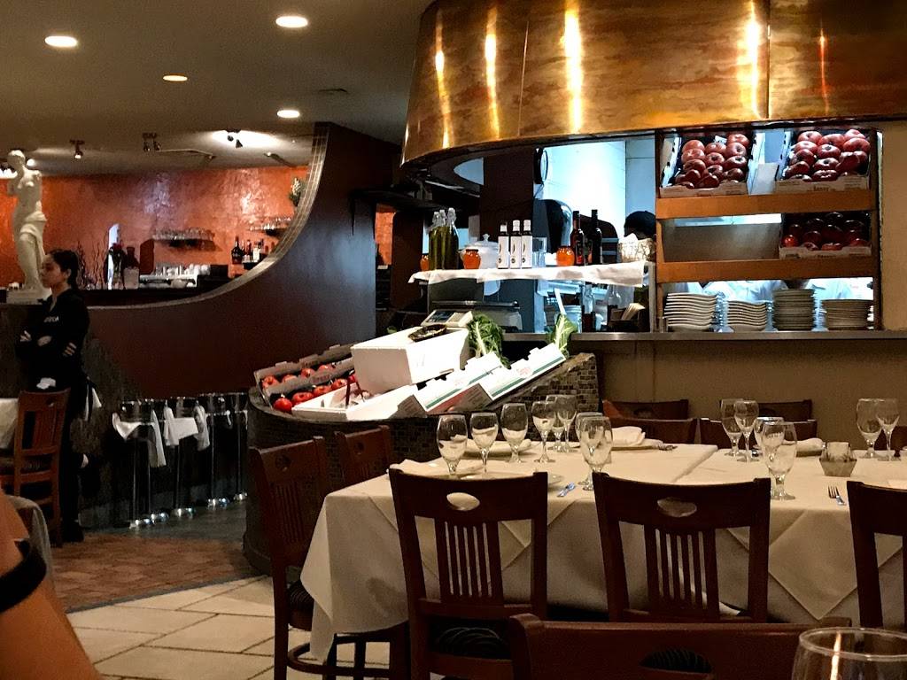 Elounda | restaurant | 1818 Boulevard de la Côte-Vertu, Saint-Laurent, QC H4L 2A6, Canada | 5143314040 OR +1 514-331-4040