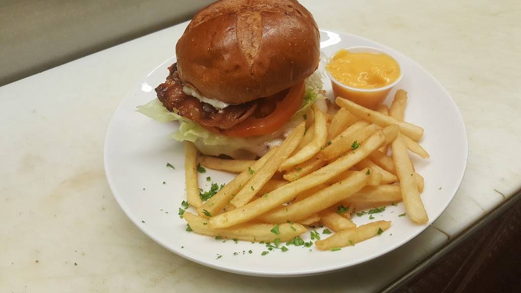 Bullpen Luxury Bar & Grill | restaurant | 1013 W Lincoln Hwy, Schererville, IN 46375, USA | 2193228383 OR +1 219-322-8383