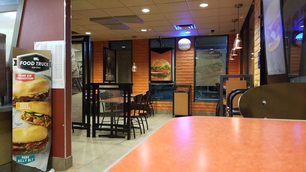 Jack in the Box | restaurant | 440 E Southern Ave, Mesa, AZ 85204, USA | 4809621938 OR +1 480-962-1938