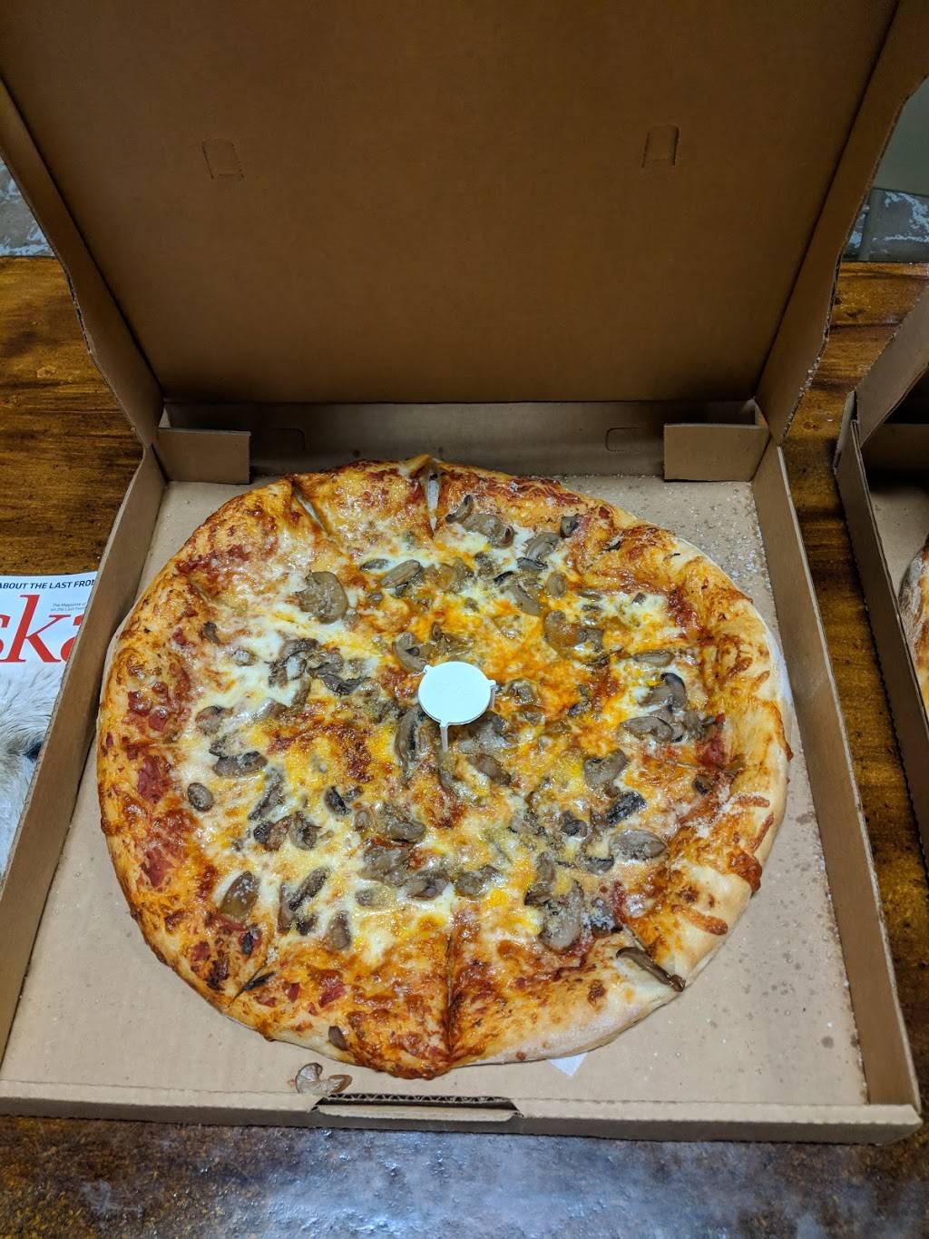 Canditos Pizzeria & Ice Cream | restaurant | 1025 Old Zelienople Rd, Ellwood City, PA 16117, USA | 7247521835 OR +1 724-752-1835