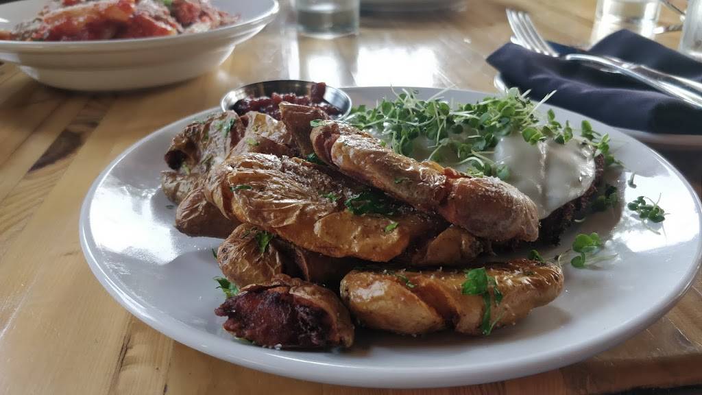 Tannin | restaurant | 1620 E Michigan Ave, Lansing, MI 48912, USA | 5175756840 OR +1 517-575-6840