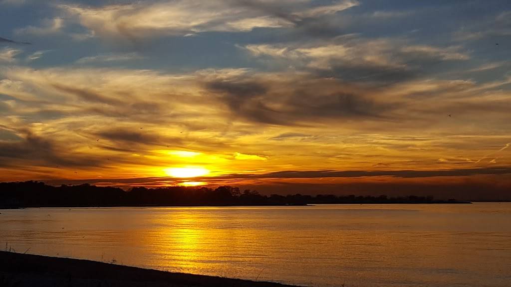 Piping Rock Beach Club | restaurant | 166 Sheep Ln, Locust Valley, NY 11560, USA | 5166762332 OR +1 516-676-2332